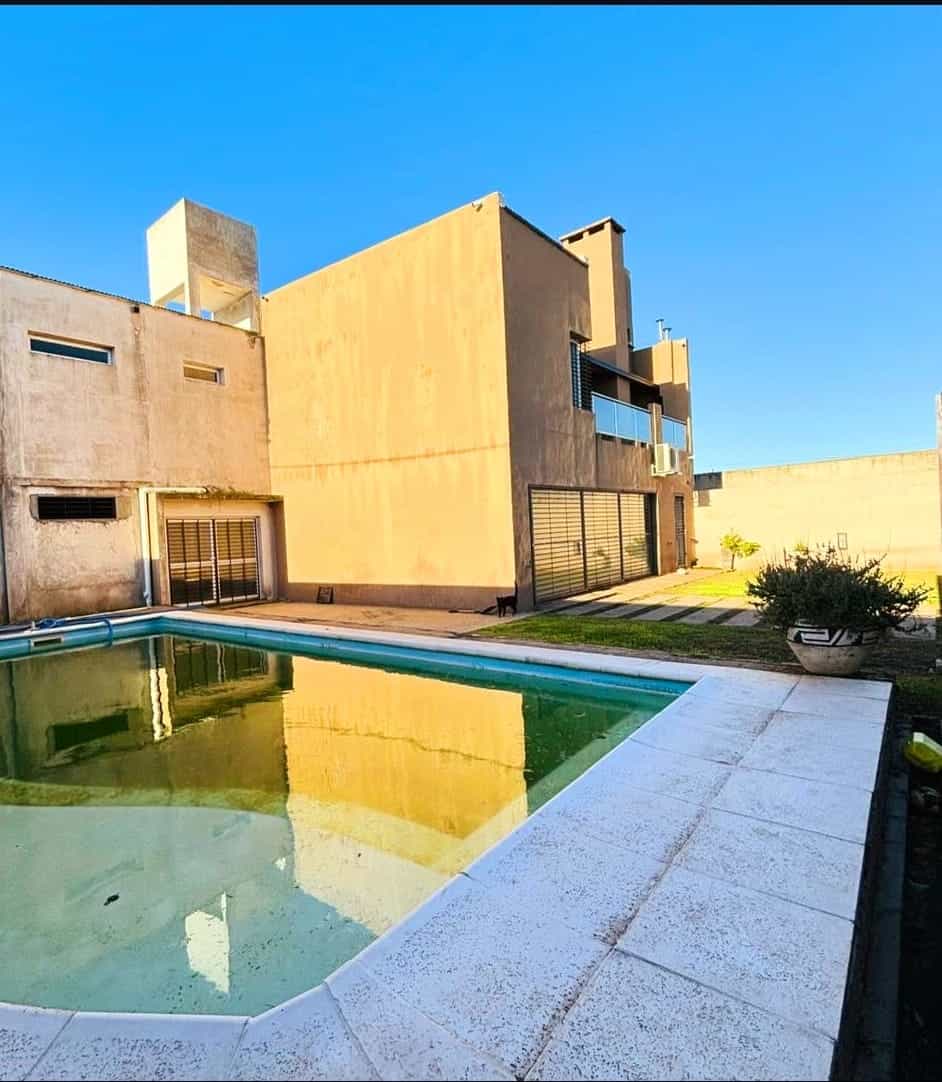 Imagen de la propiedad CASA EN VENTA ZONA AEROPUERTO 