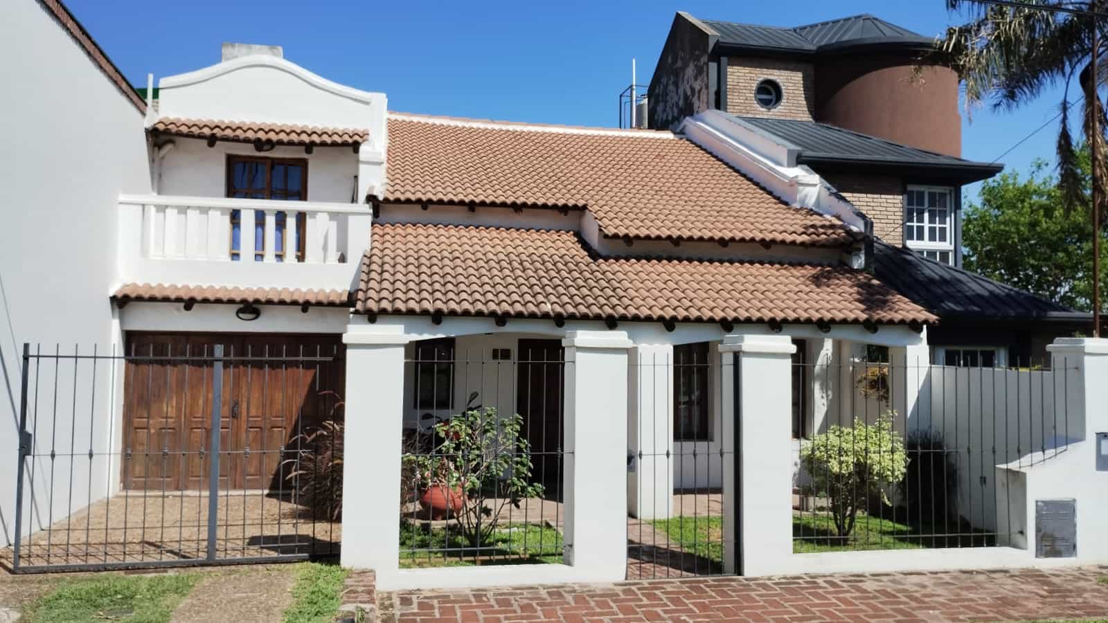 CASA EN BLAS PARERA Y FRATERNIDAD