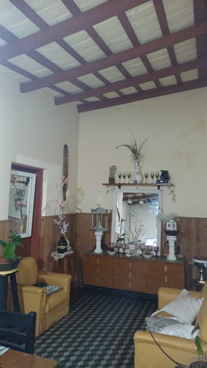 Imagen de la propiedad VENTA DE CASONA ANTIGUA – OPORTUNIDAD EN VICTORIA, ENTRE RÍOS