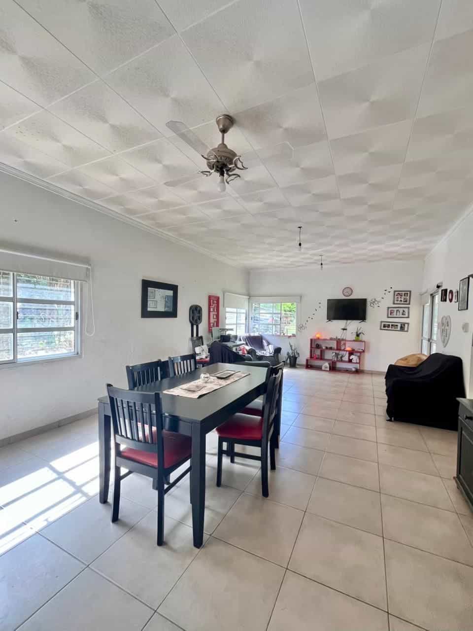 Imagen de la propiedad CASA EN VENTA CON TERRENO CALLE CHURRARIN 3200