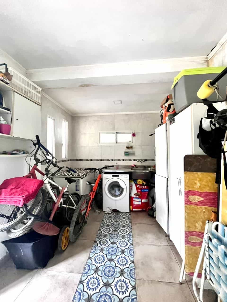 Imagen de la propiedad CASA EN VENTA CON TERRENO CALLE CHURRARIN 3200