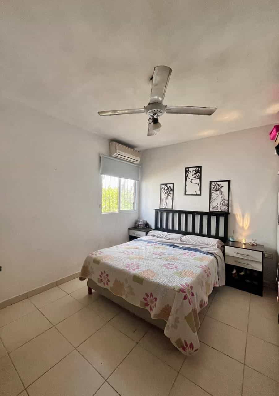 Imagen de la propiedad CASA EN VENTA CON TERRENO CALLE CHURRARIN 3200