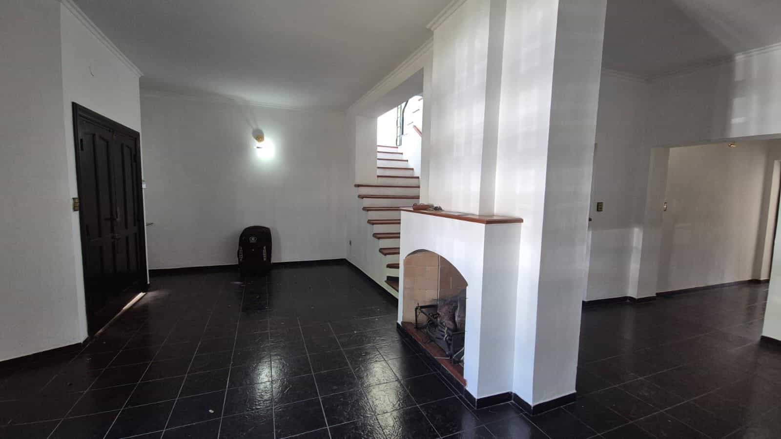 Imagen de la propiedad CASA CENTRICA DOS PLANTAS EN VENTA 