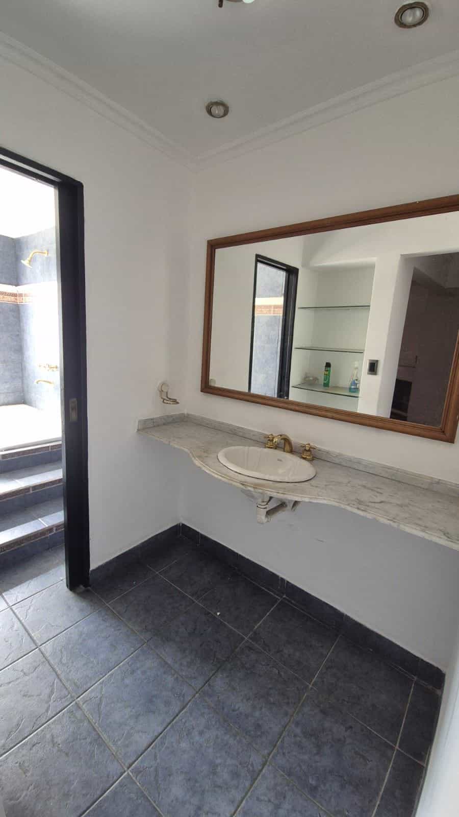 Imagen de la propiedad CASA CENTRICA DOS PLANTAS EN VENTA 