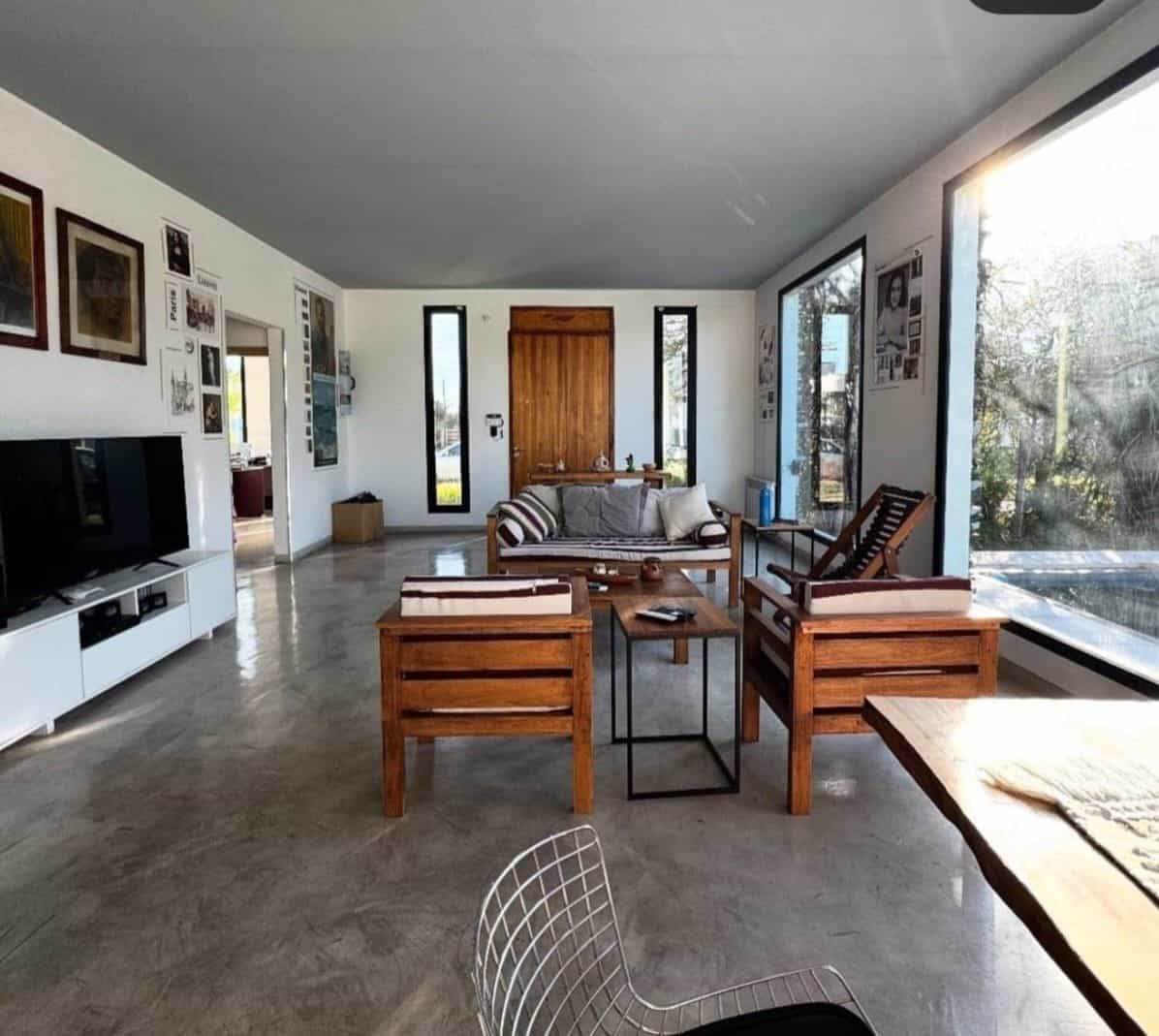 Imagen de la propiedad CASA EN VENTA VANGUARDISTA CON PISCINA