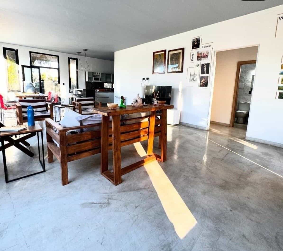 Imagen de la propiedad CASA EN VENTA VANGUARDISTA CON PISCINA