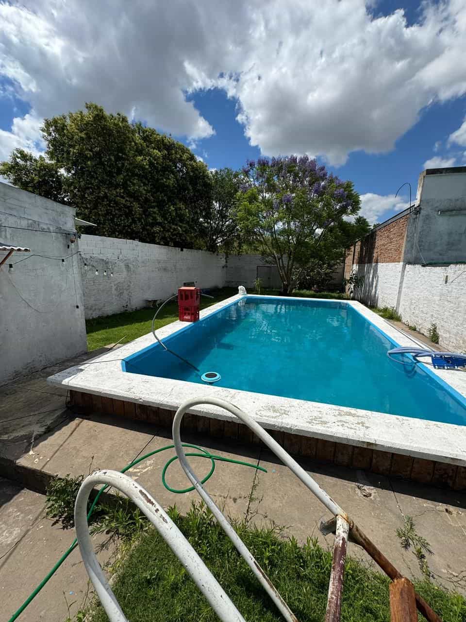 Imagen de la propiedad CASA + DEPARTAMENTO CON PILETA EN VENTA