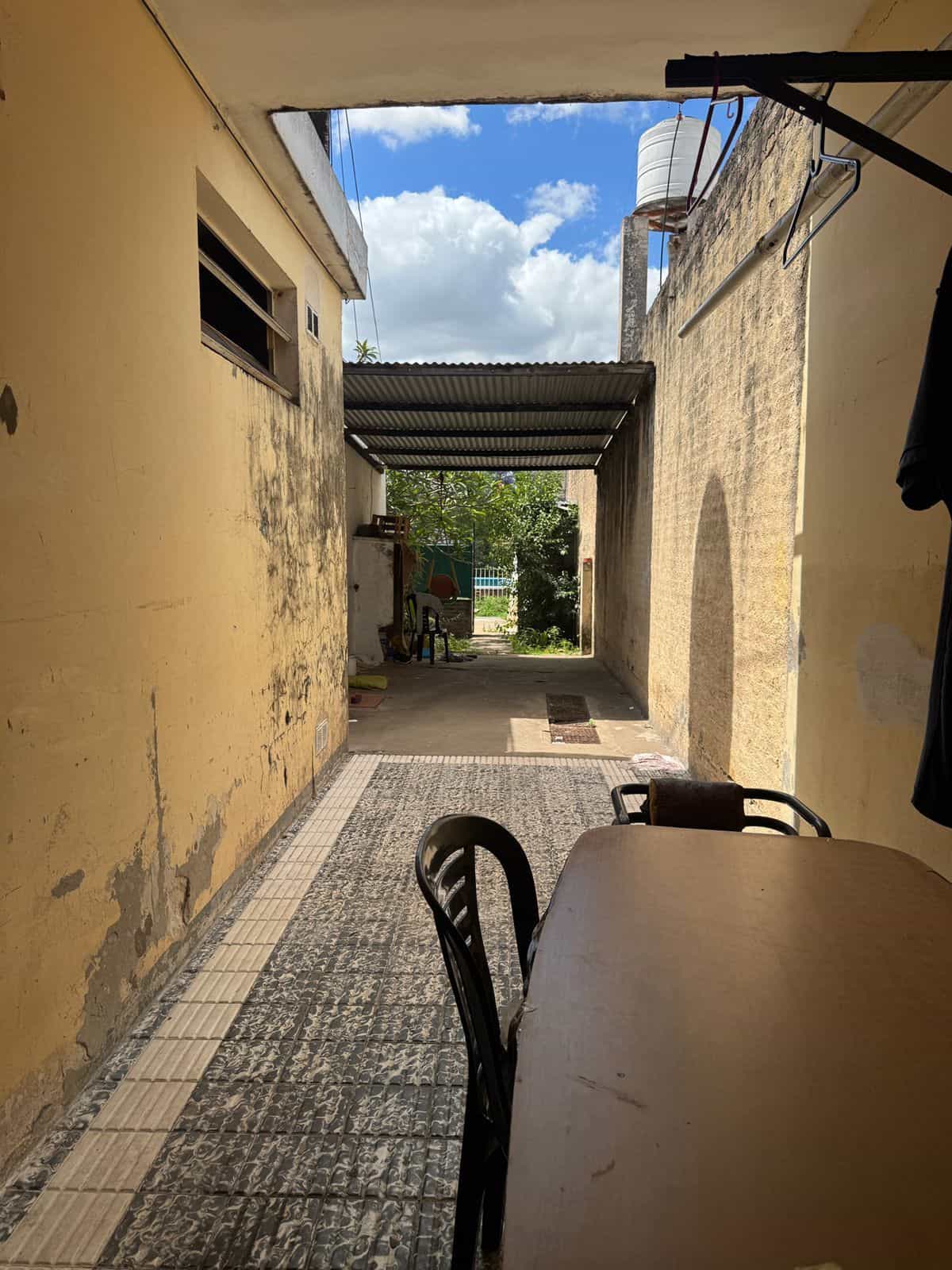 Imagen de la propiedad CASA + DEPARTAMENTO CON PILETA EN VENTA