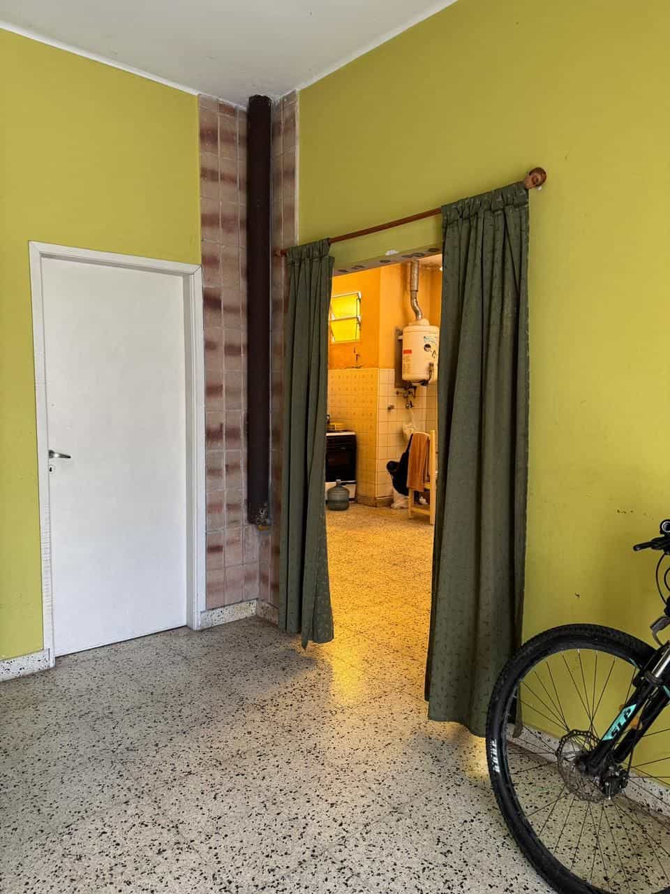 Imagen de la propiedad CASA + DEPARTAMENTO CON PILETA EN VENTA
