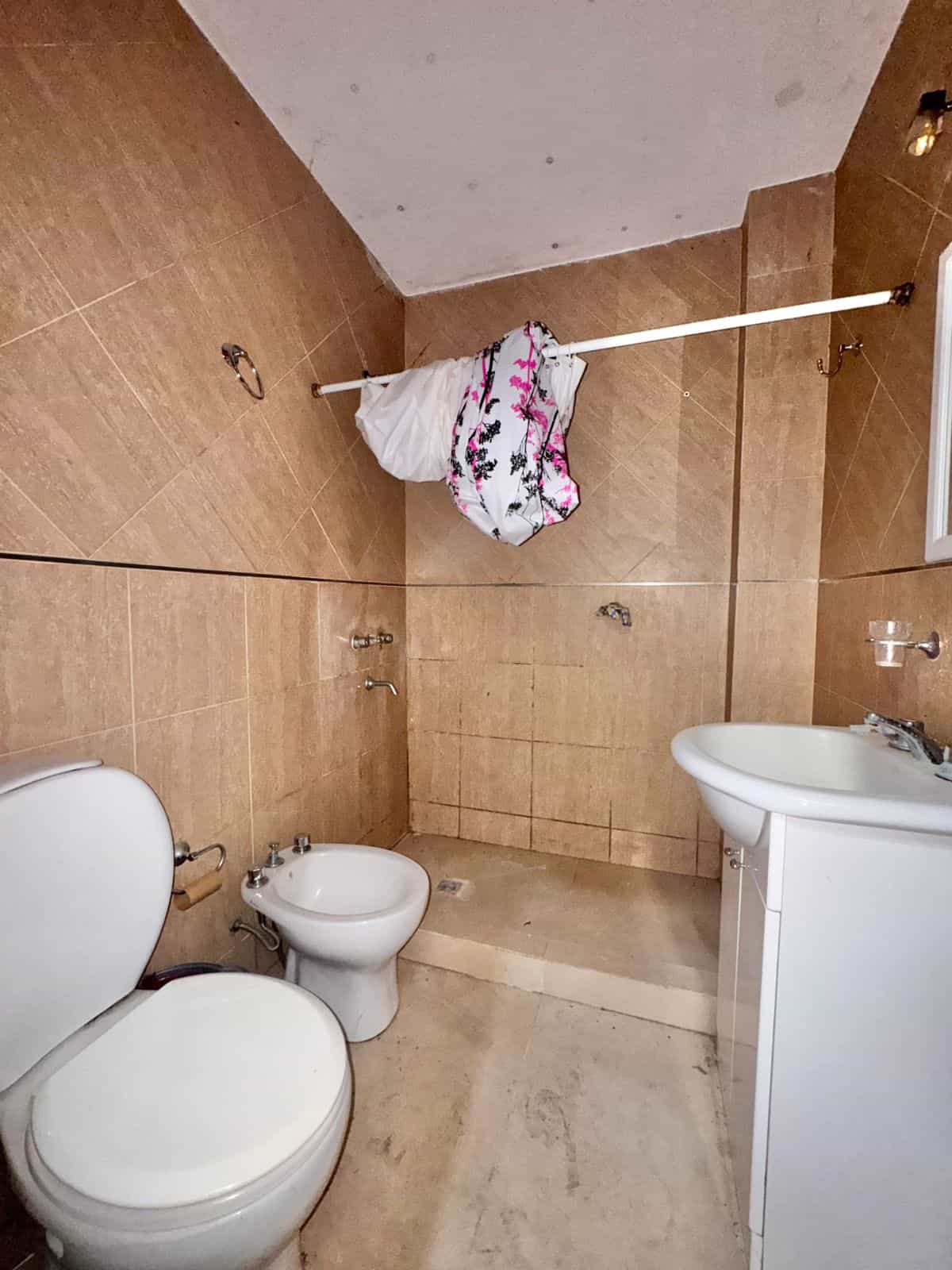 Imagen de la propiedad  CASA ESTILO MINIMALISTA SOBRE RUTA 12 EN VENTA