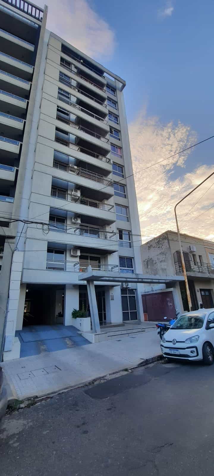 COCHERA EN VENTA (CENTRO/PARQUE)