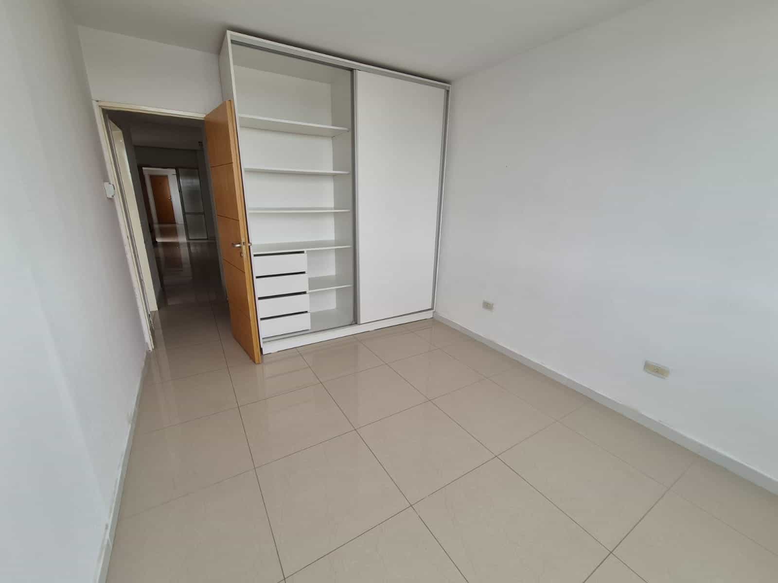 Imagen de la propiedad DEPARTAMENTO EN VENTA 2 DORMITORIO CON COCHERA (APTO CREDITO)