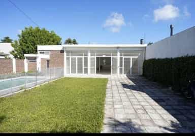 SALÓN DE EVENTOS + PILETA | ZONA TOMA VIEJA (APTA CREDITO)