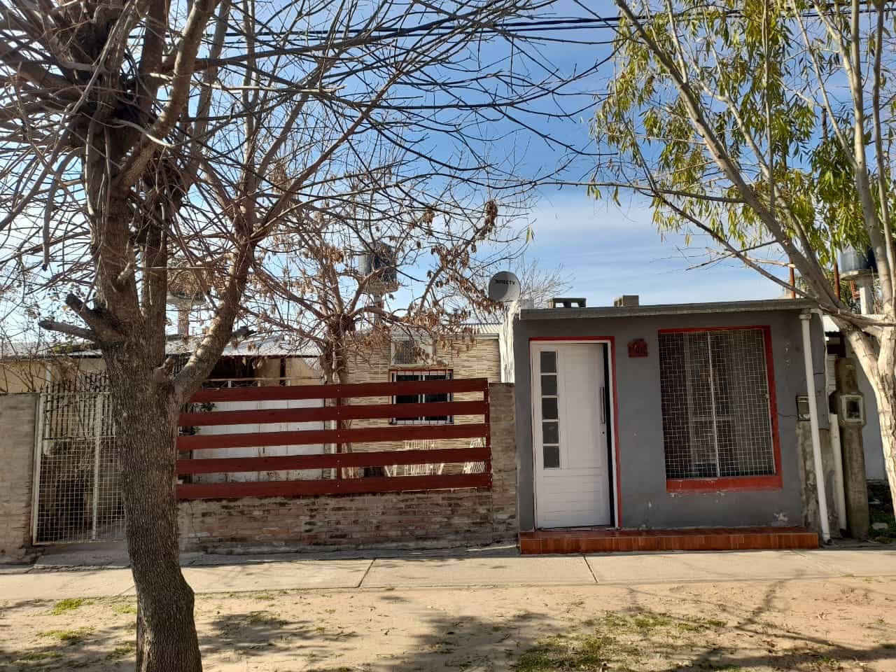 CASA EN VENTA — COLONIA AVELLANEDA