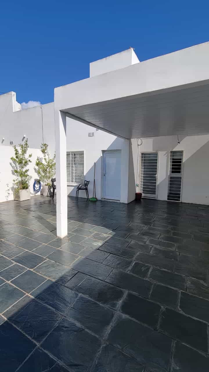  CASA EN VENTA (APTA CREDITO)