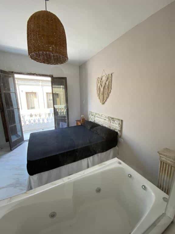 Imagen de la propiedad VENTA VIVIENDA, OFICINAS O HOSTEL | ZONA CENTRO