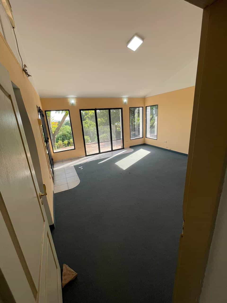 Imagen de la propiedad CASA EN VENTA - COLINA DEL GOLF