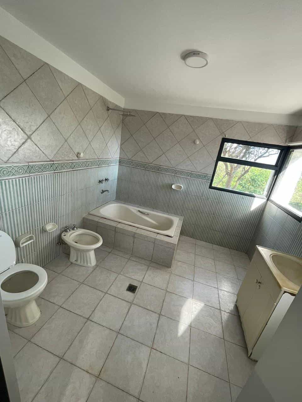 Imagen de la propiedad CASA EN VENTA - COLINA DEL GOLF