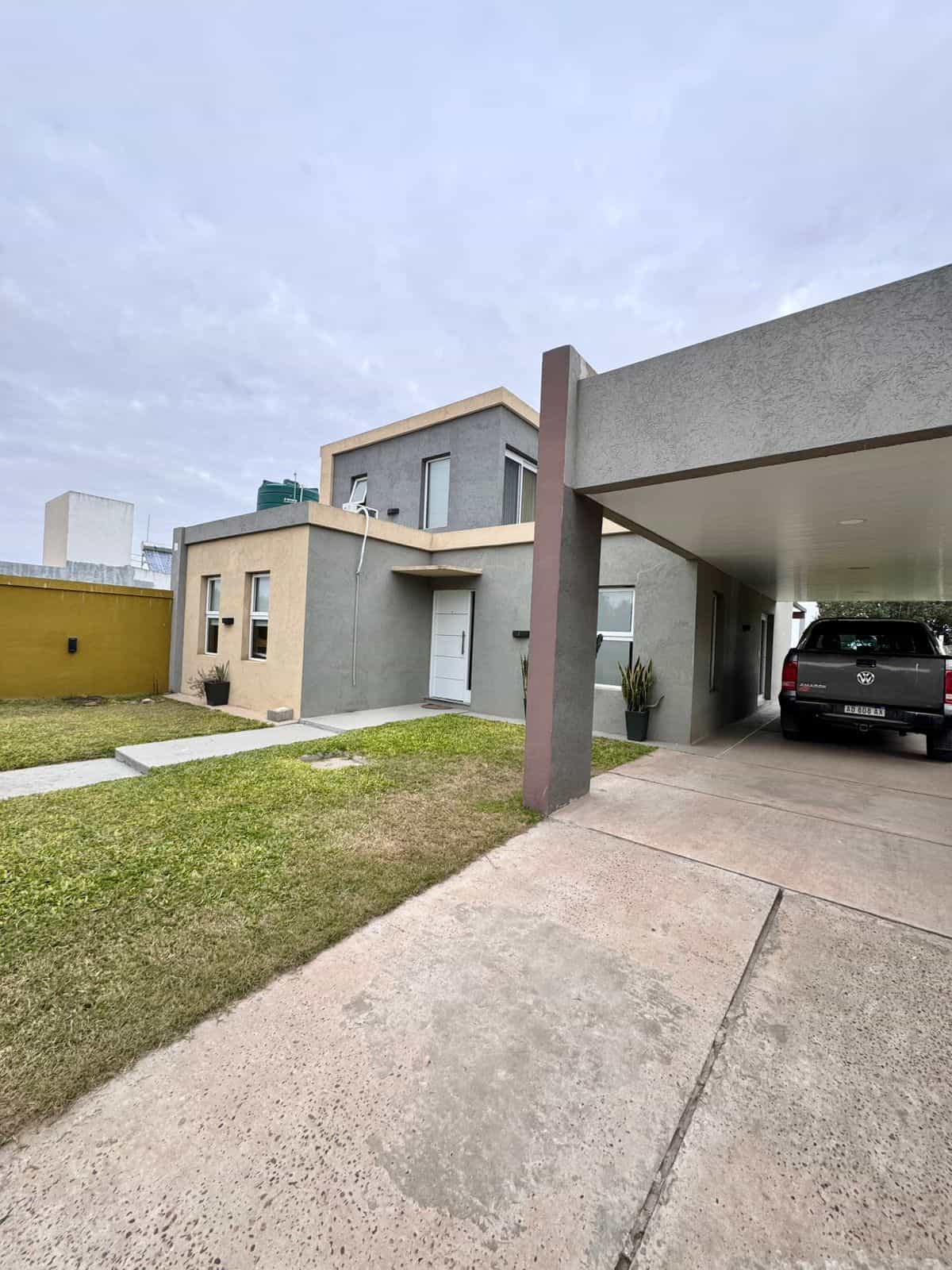 CASA EN VENTA - ACCESO NORTE