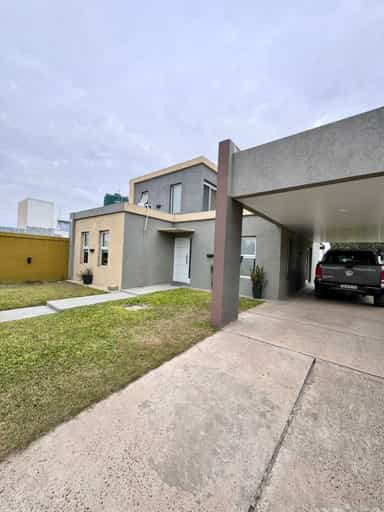 CASA EN VENTA - ACCESO NORTE