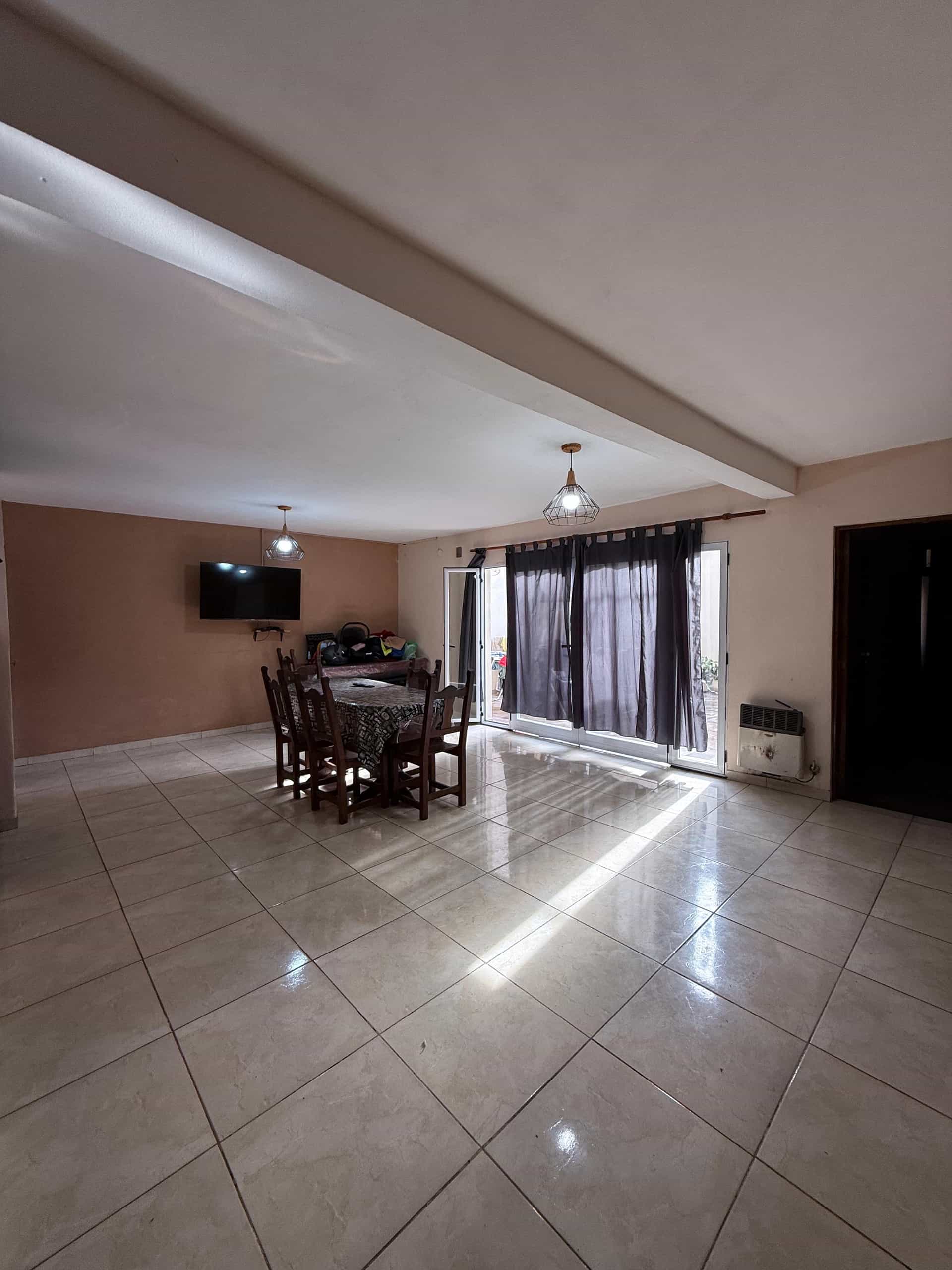 Imagen de la propiedad CASA EN VENTA - GUALEGUAYCHU (APTA CREDITO)