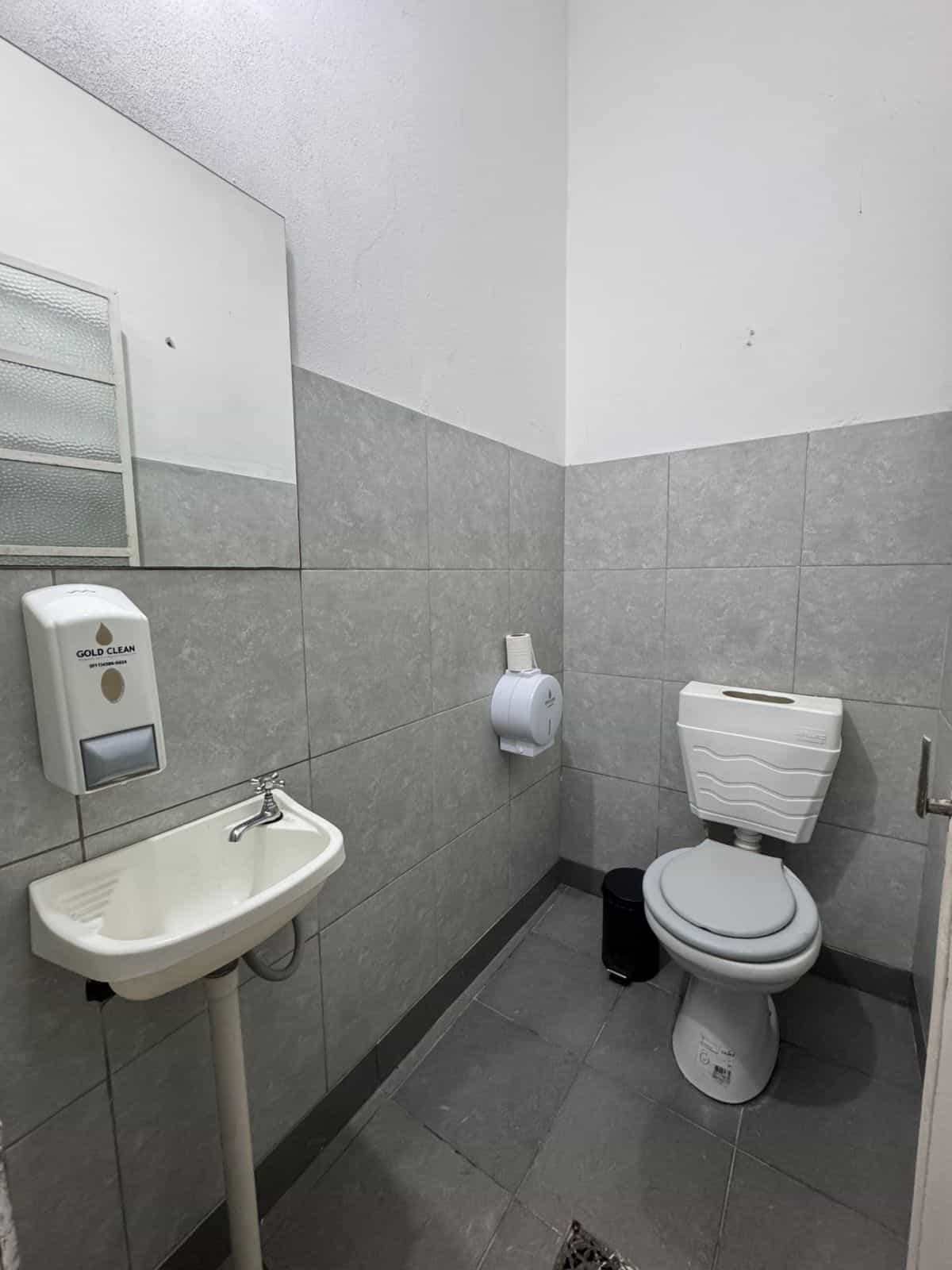 Imagen de la propiedad  VENTA AMPLIO LOCAL / GALPÓN