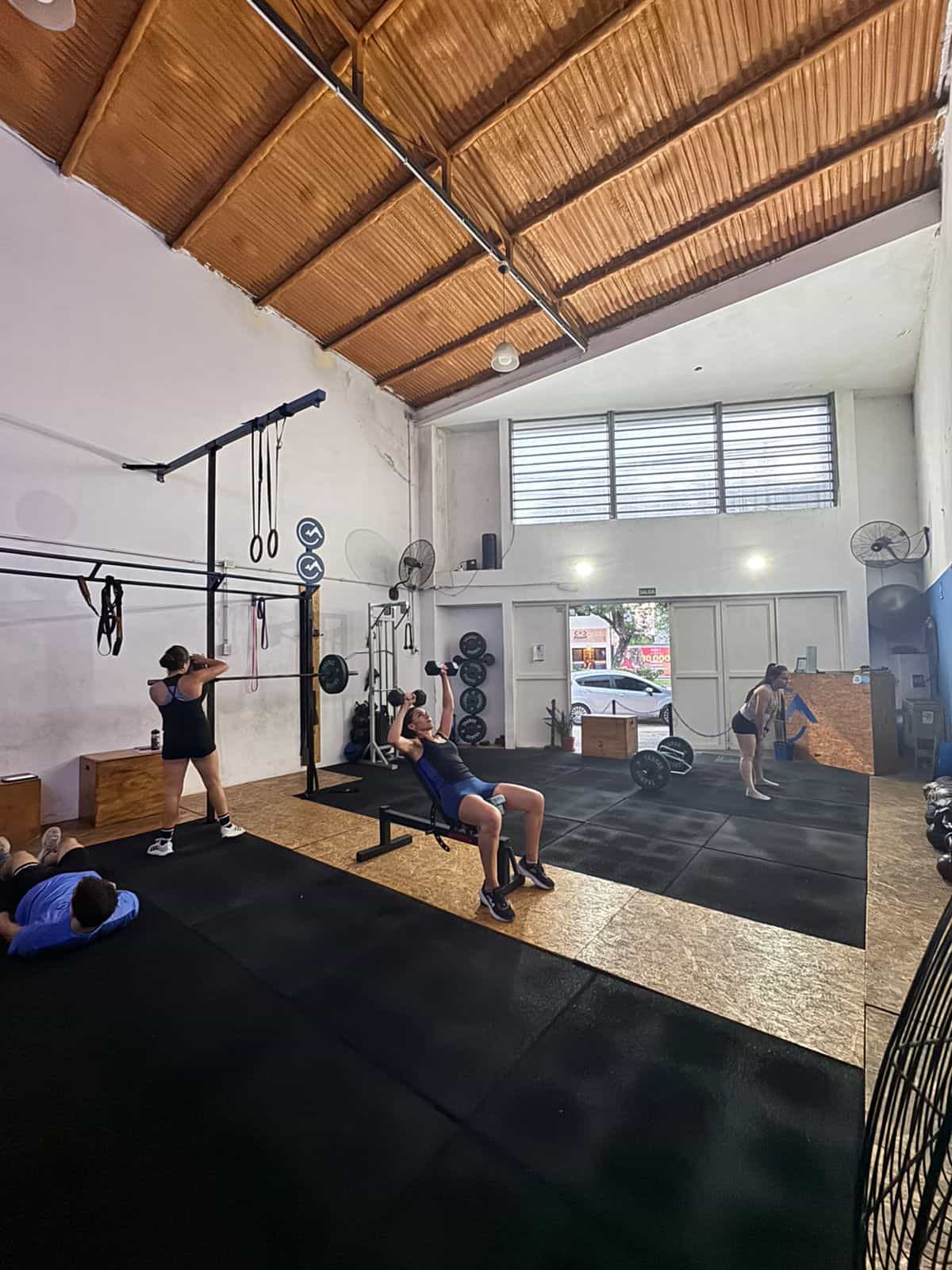  VENTA AMPLIO LOCAL / GALPÓN