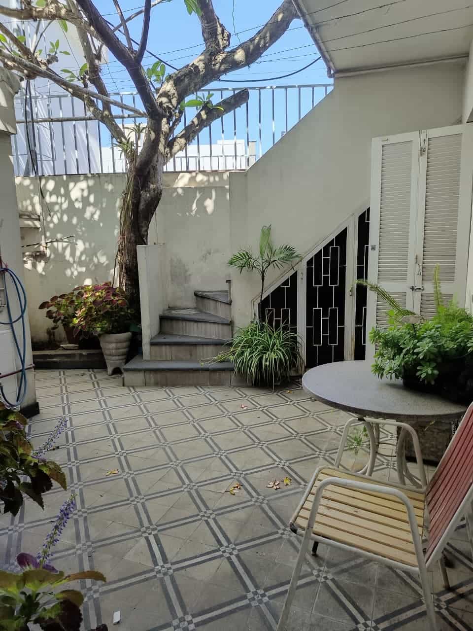 Imagen de la propiedad CASA EN VENTA - 5 HABITACIONES (APTA CREDITO)