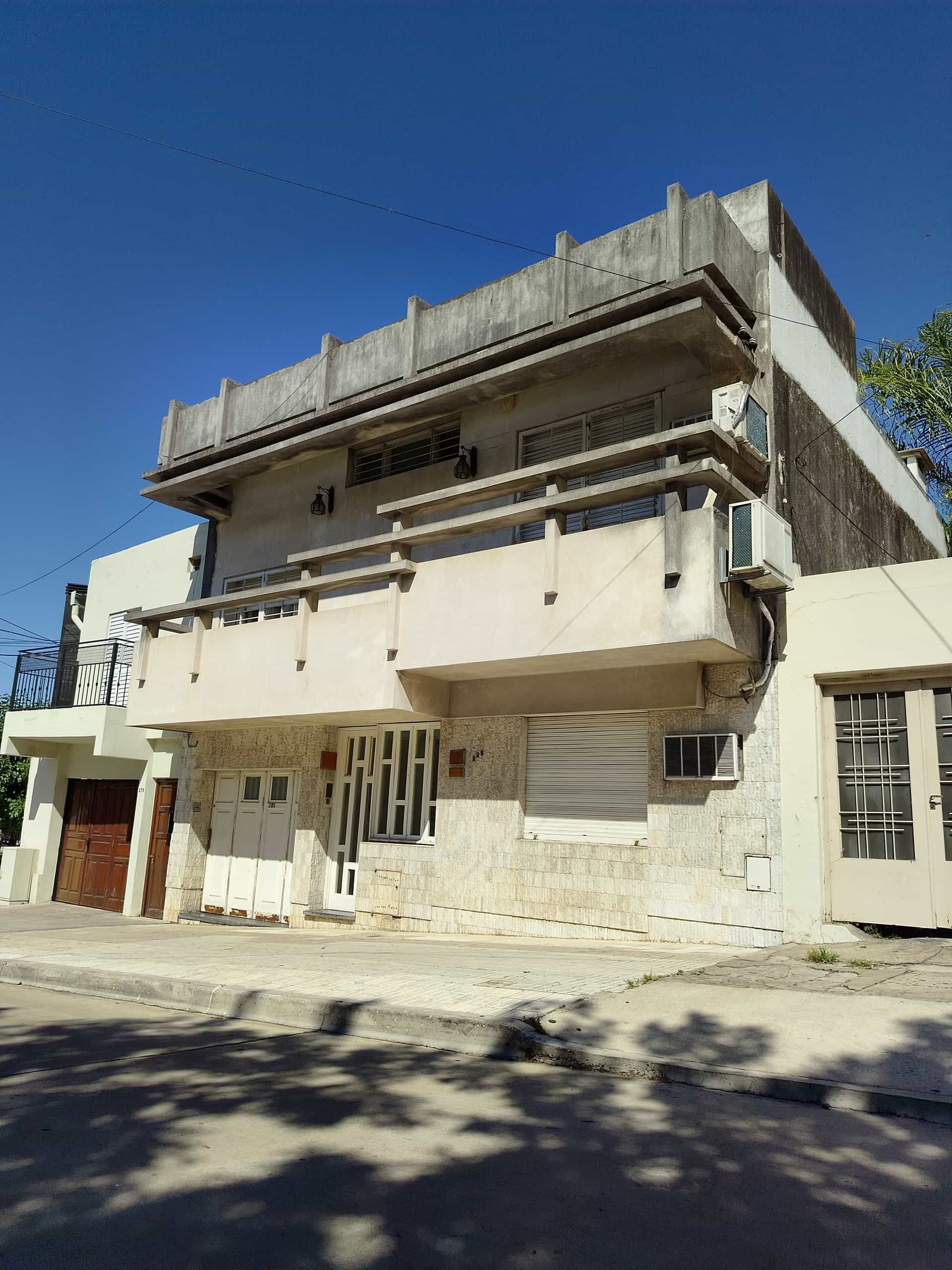 CASA EN VENTA - 5 HABITACIONES (APTA CREDITO)