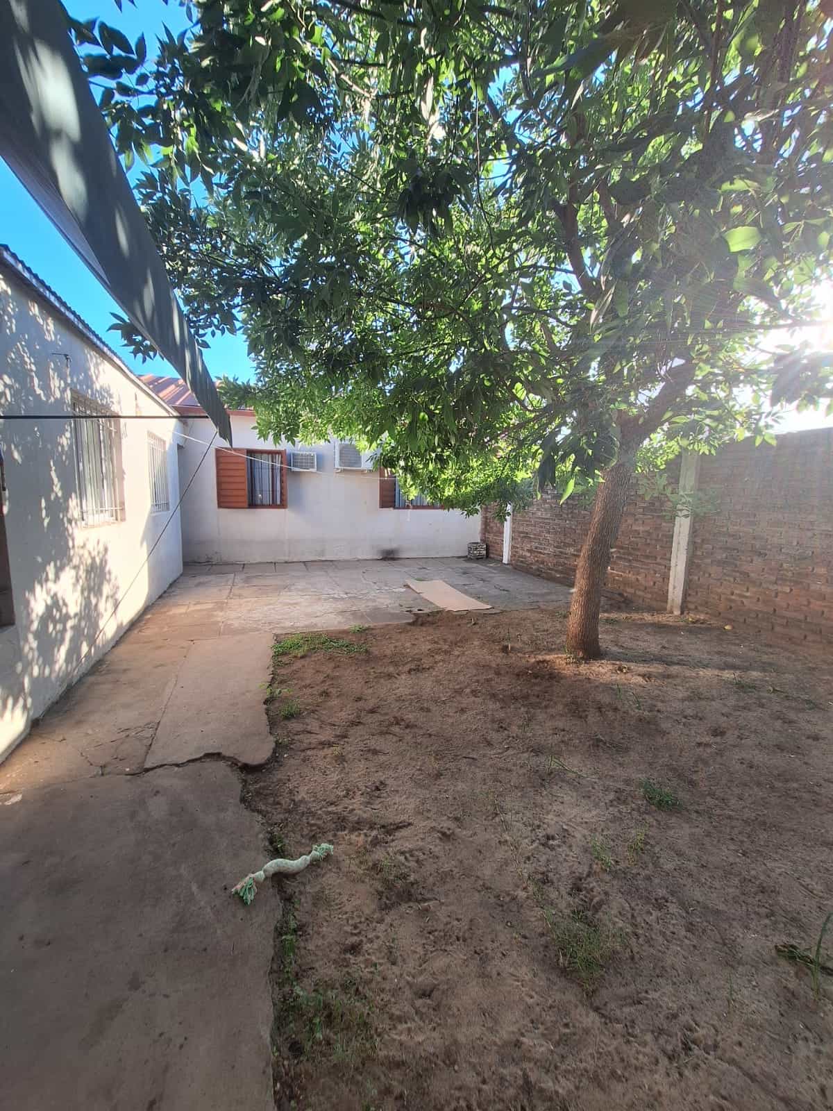 Imagen de la propiedad CASA A LA VENTA CON LOCAL INDEPENDIENTE - PARANA