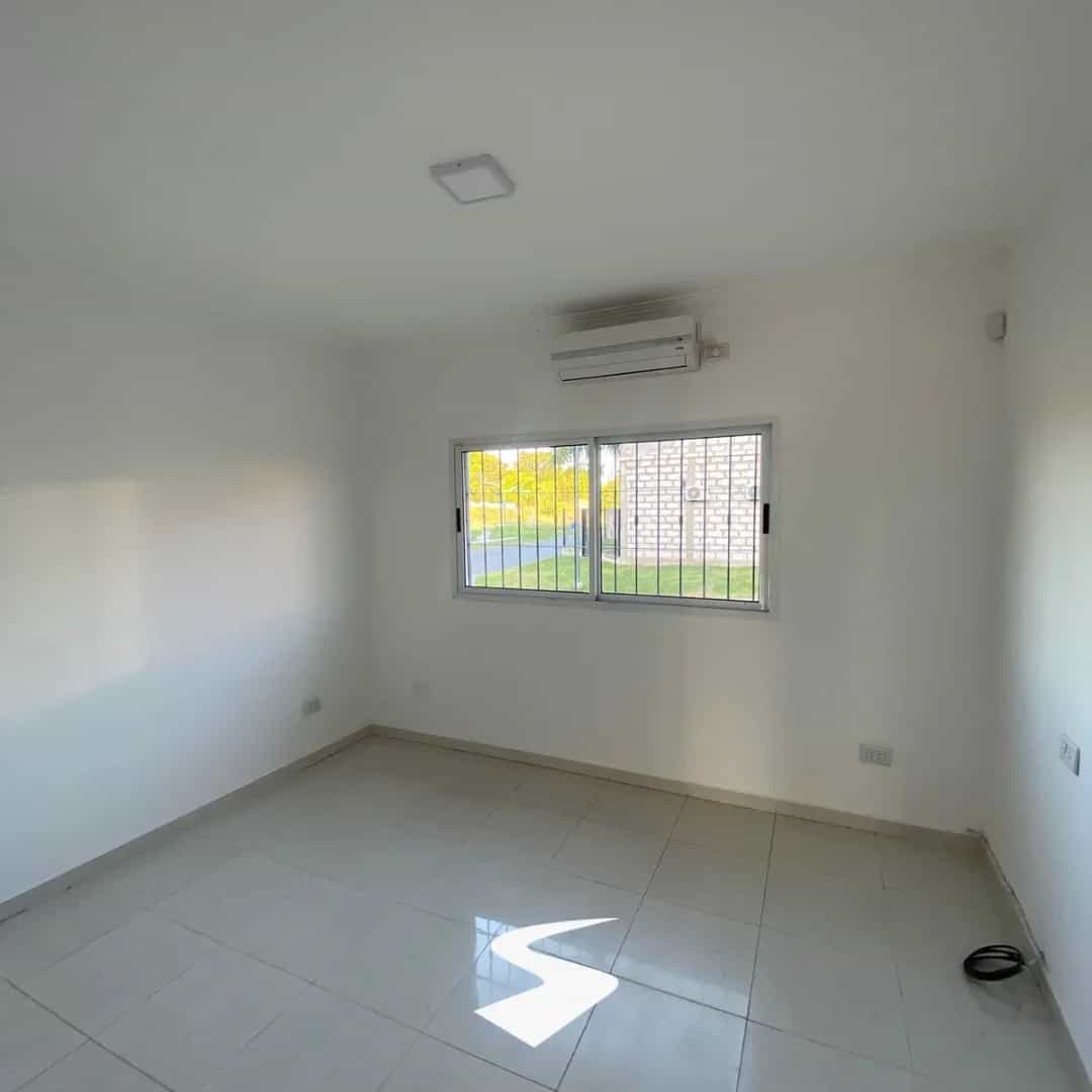 Imagen de la propiedad CASA EN VENTA (APTA CREDITO)