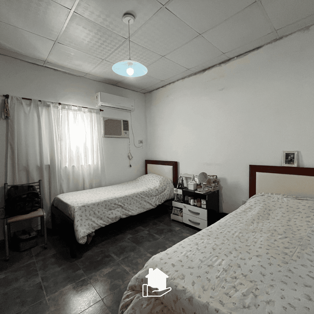Imagen de la propiedad CASA CON AMPLIO PATIO VERDE 