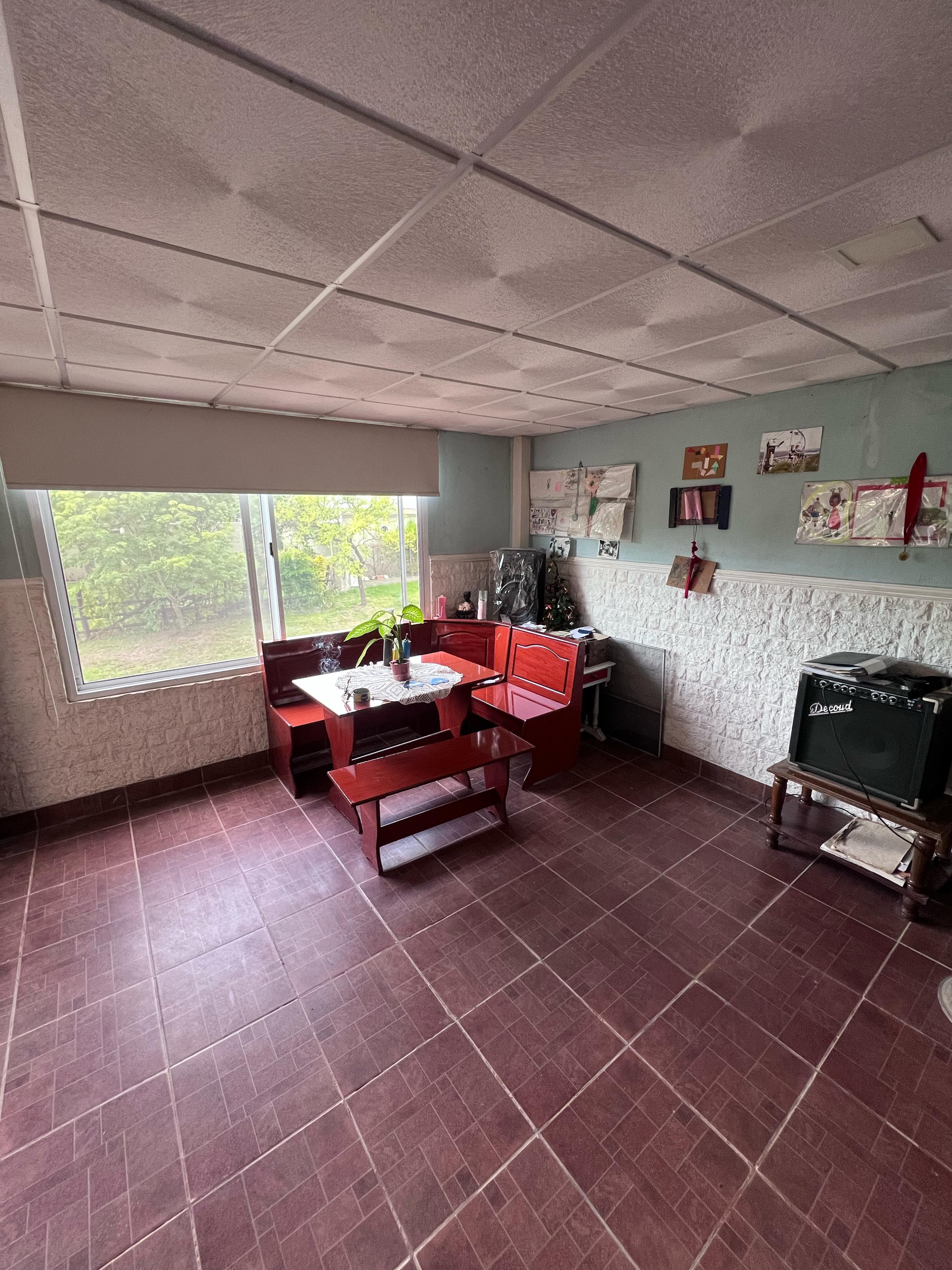 Imagen de la propiedad CASA EN LA TOMA VIEJA CON COCHERA Y PILETA