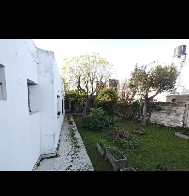 Imagen de la propiedad CASA EN VENTA DE 4 DORMITORIO (APTA CREDITO)