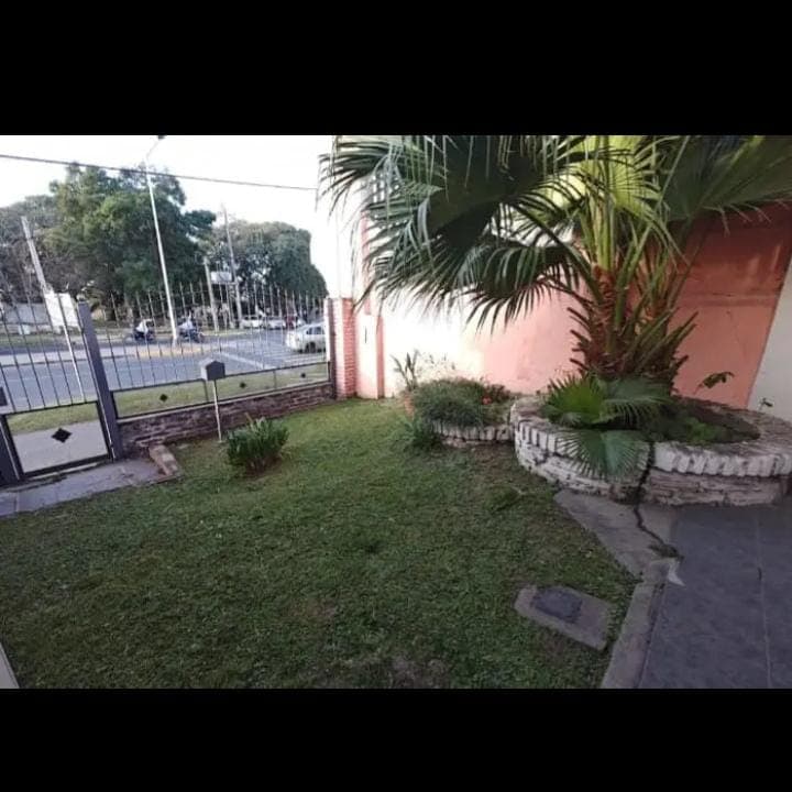 Imagen de la propiedad CASA EN VENTA DE 4 DORMITORIO (APTA CREDITO)