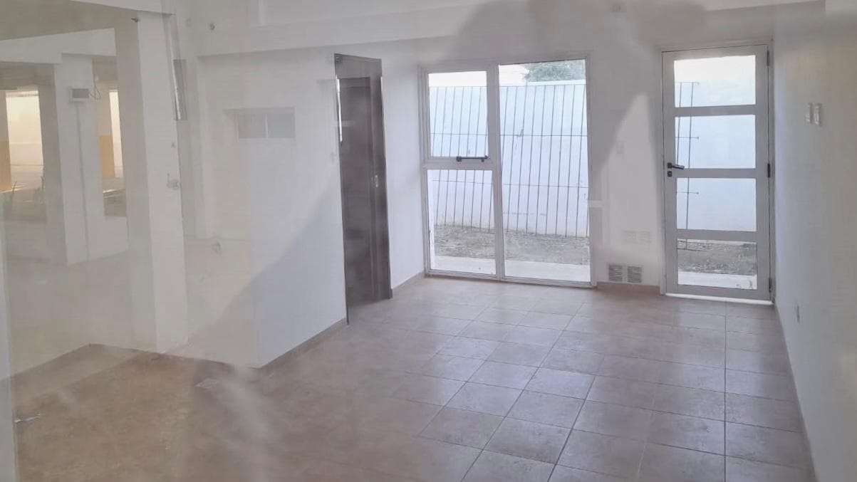 Imagen de la propiedad VENTA MONOAMBIENTE EN ORO VERDE 