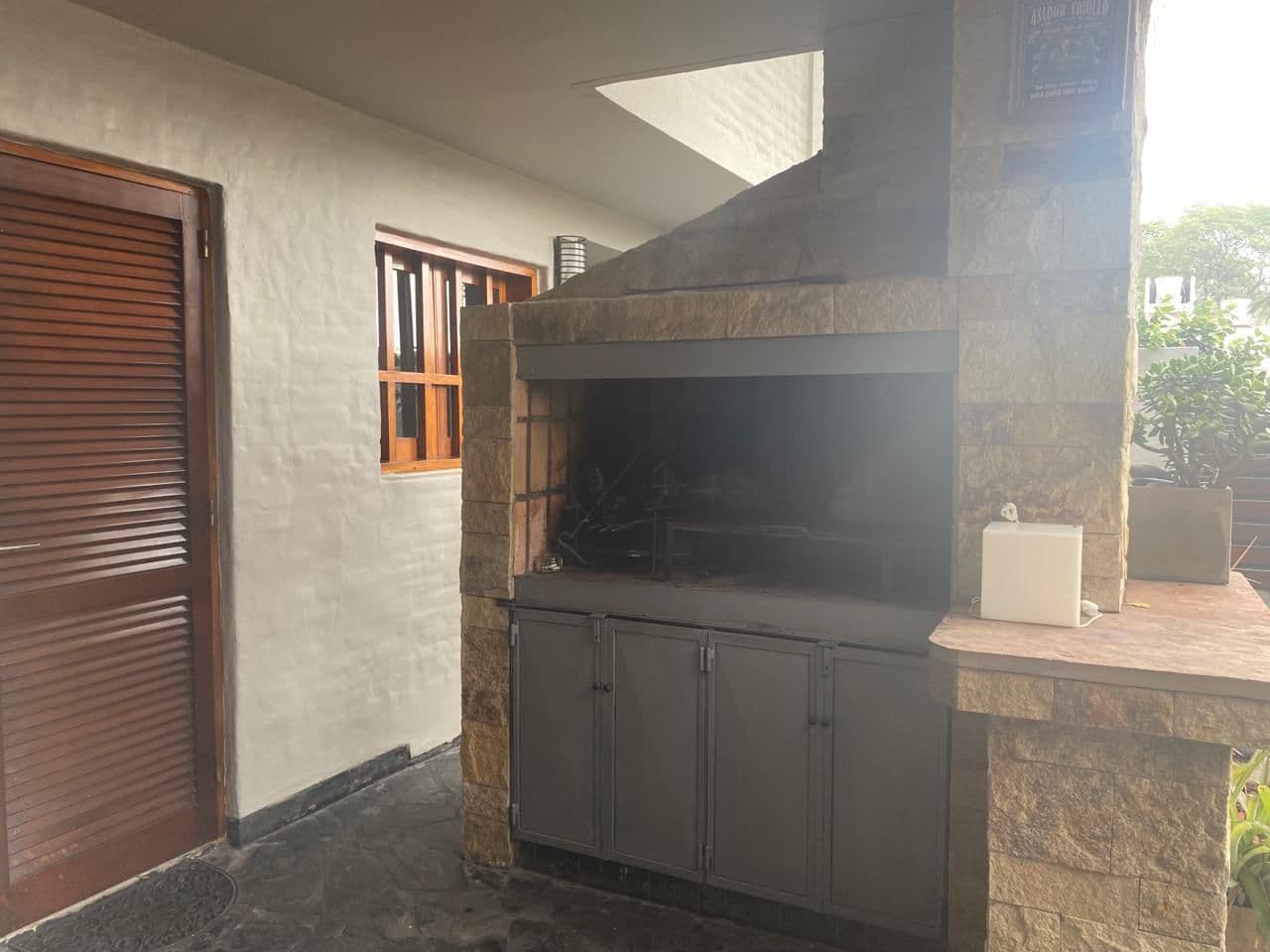 Imagen de la propiedad CASA EN VENTA ZONA THOMPSON