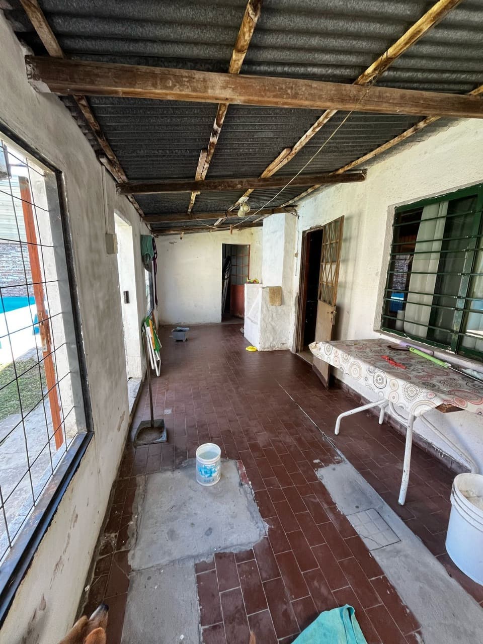Imagen de la propiedad CASA EN VENTA CON PILETA + LOCAL COMERCIAL