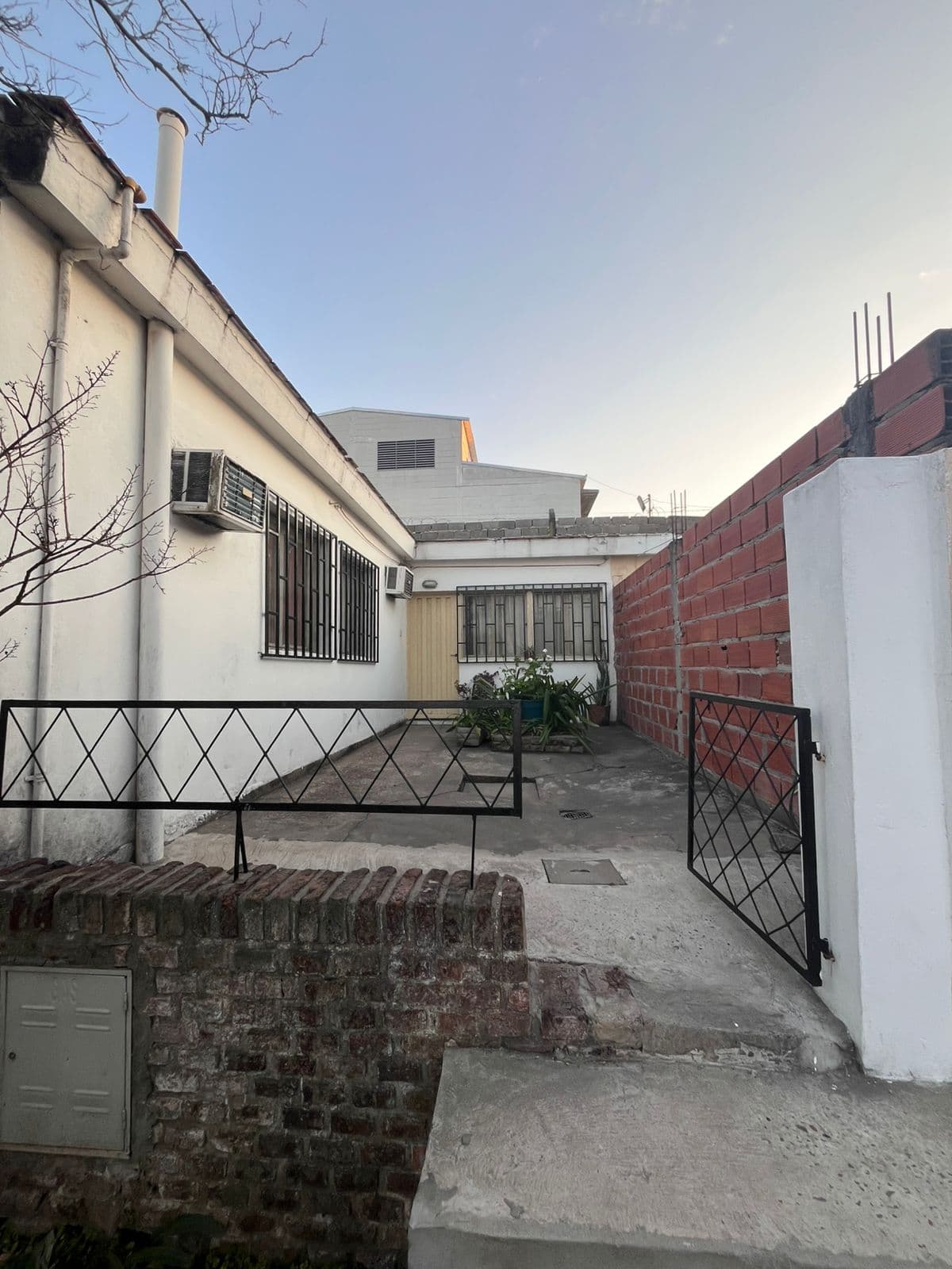 CASA EN VENTA 4 DORMITORIO