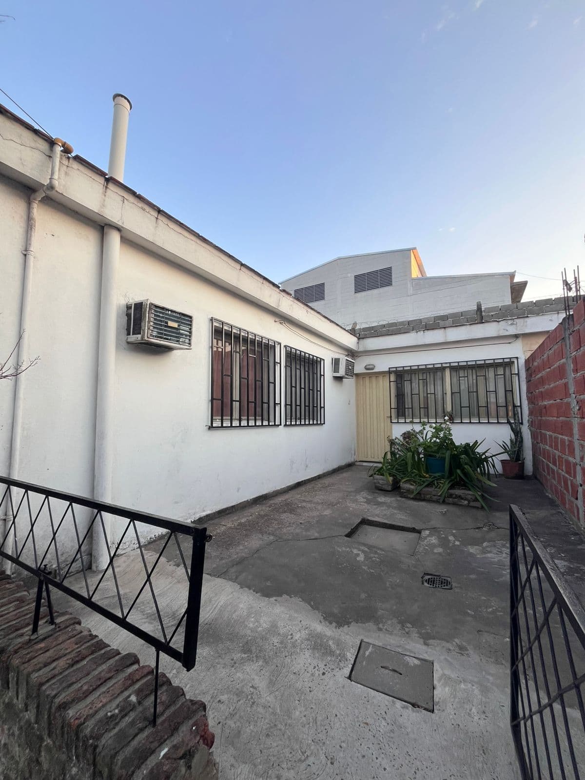 Imagen de la propiedad CASA EN VENTA 4 DORMITORIO