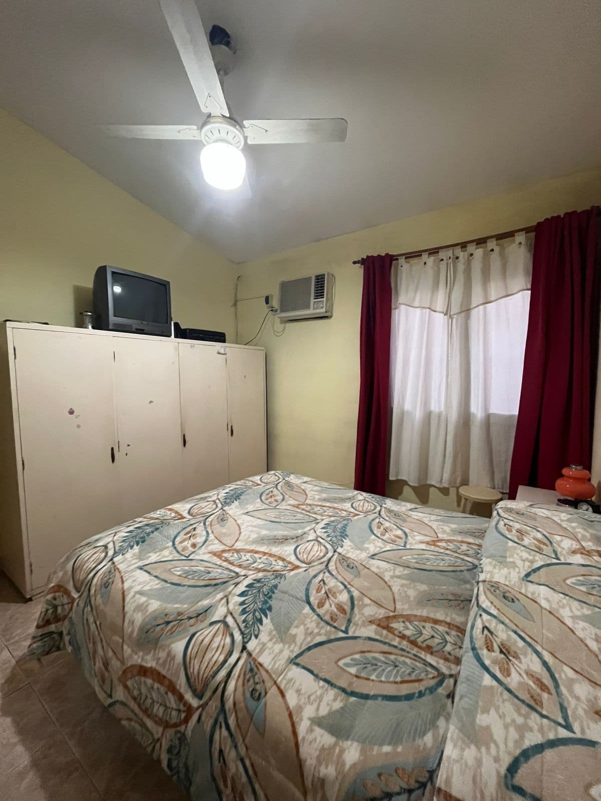 Imagen de la propiedad CASA EN VENTA 4 DORMITORIO