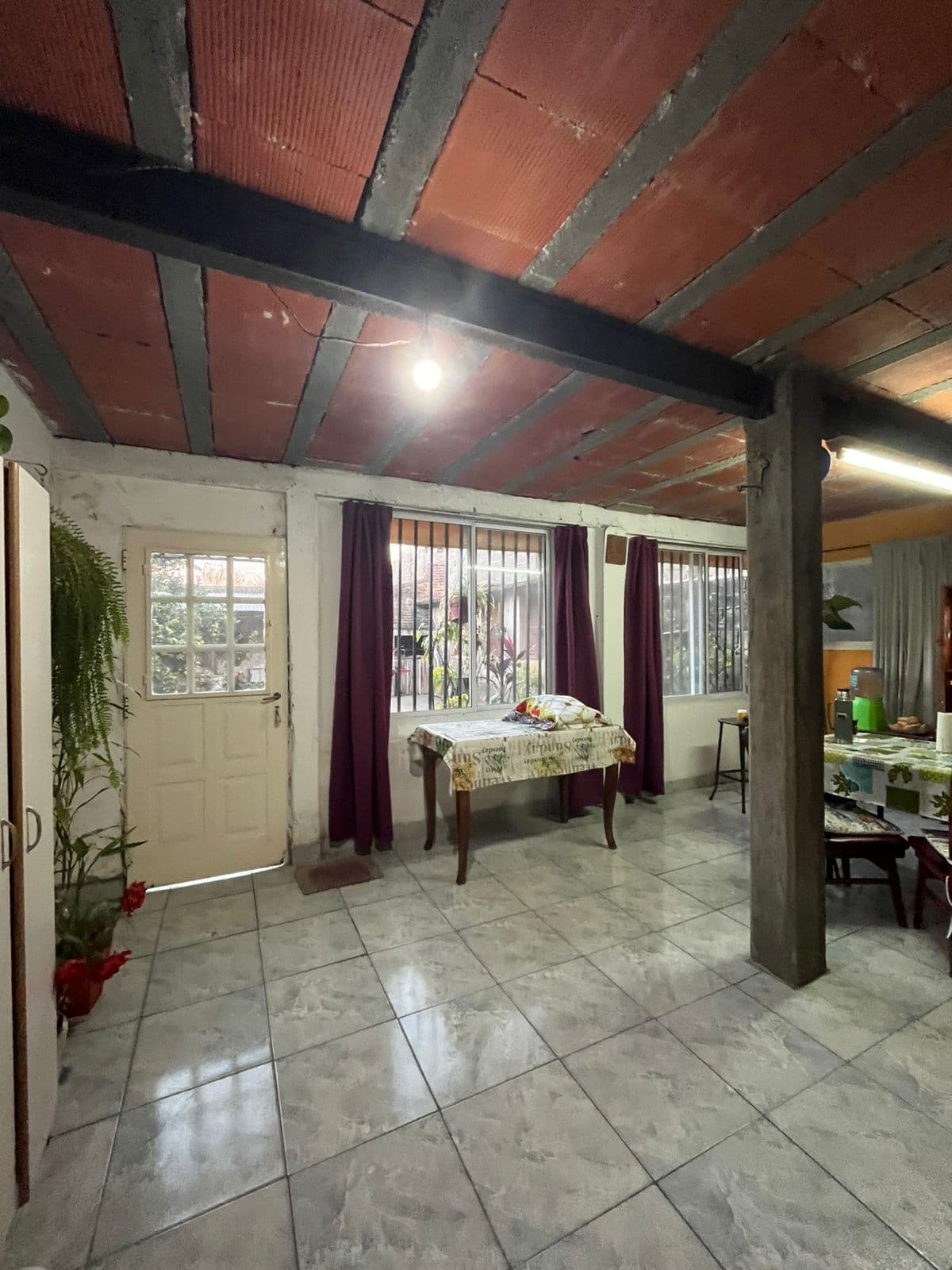 Imagen de la propiedad CASA EN VENTA 4 DORMITORIO