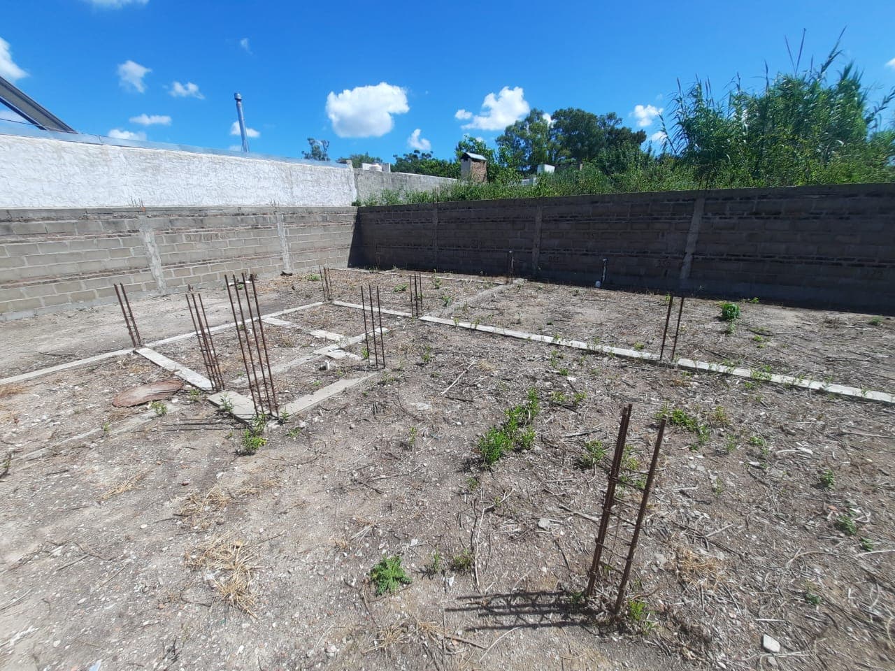 Imagen de la propiedad LOTE CON CIMIENTO EN VENTA 