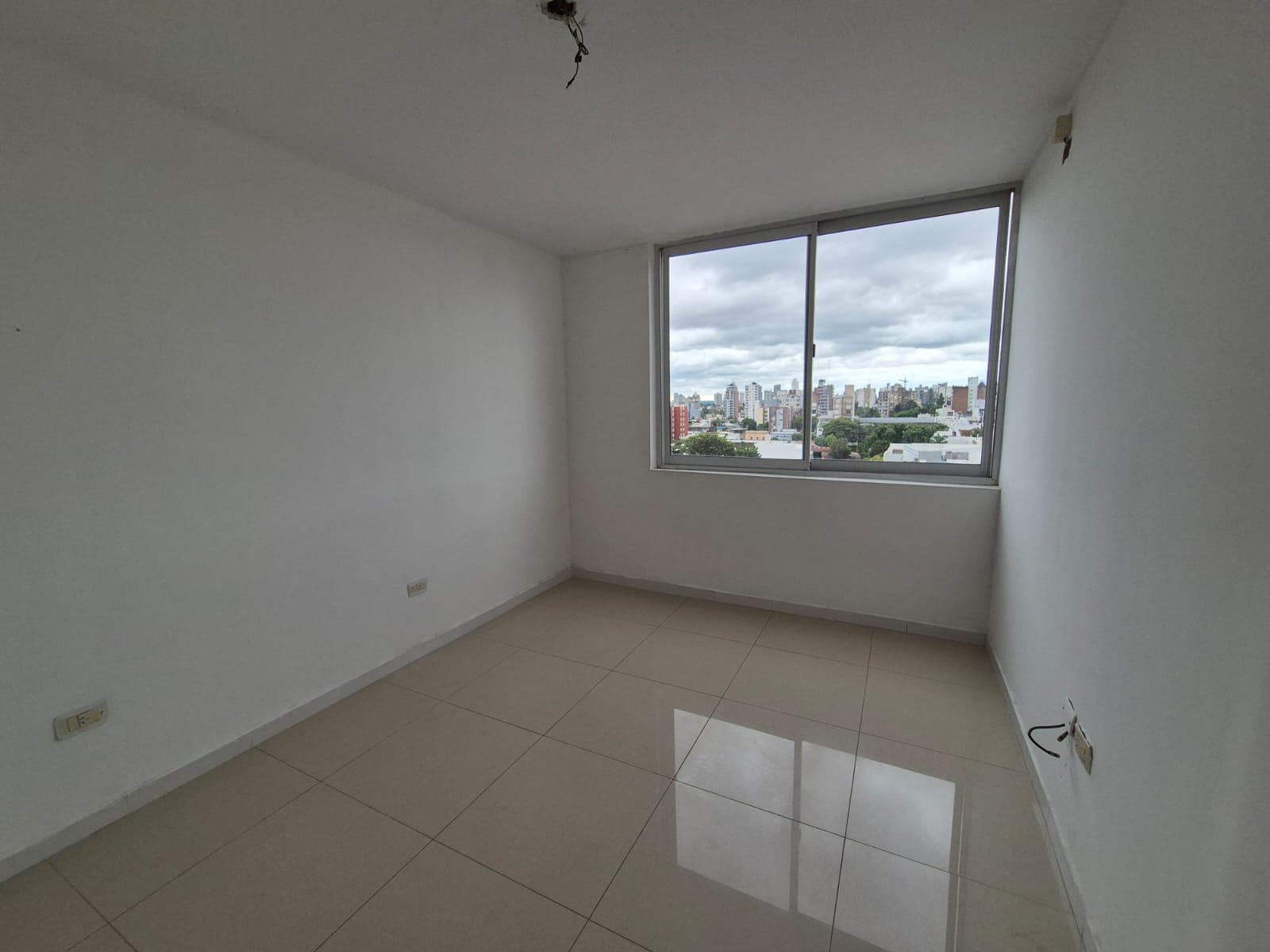 Imagen de la propiedad DEPARTAMENTO EN VENTA 2 DORMITORIOS CON COCHERA (APTO CREDITO)