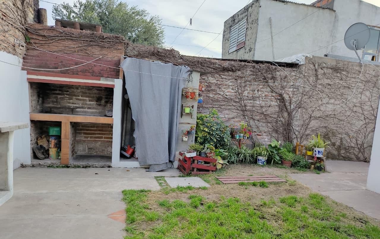 Imagen de la propiedad CASA EN VENTA (APTA CREDITO)
