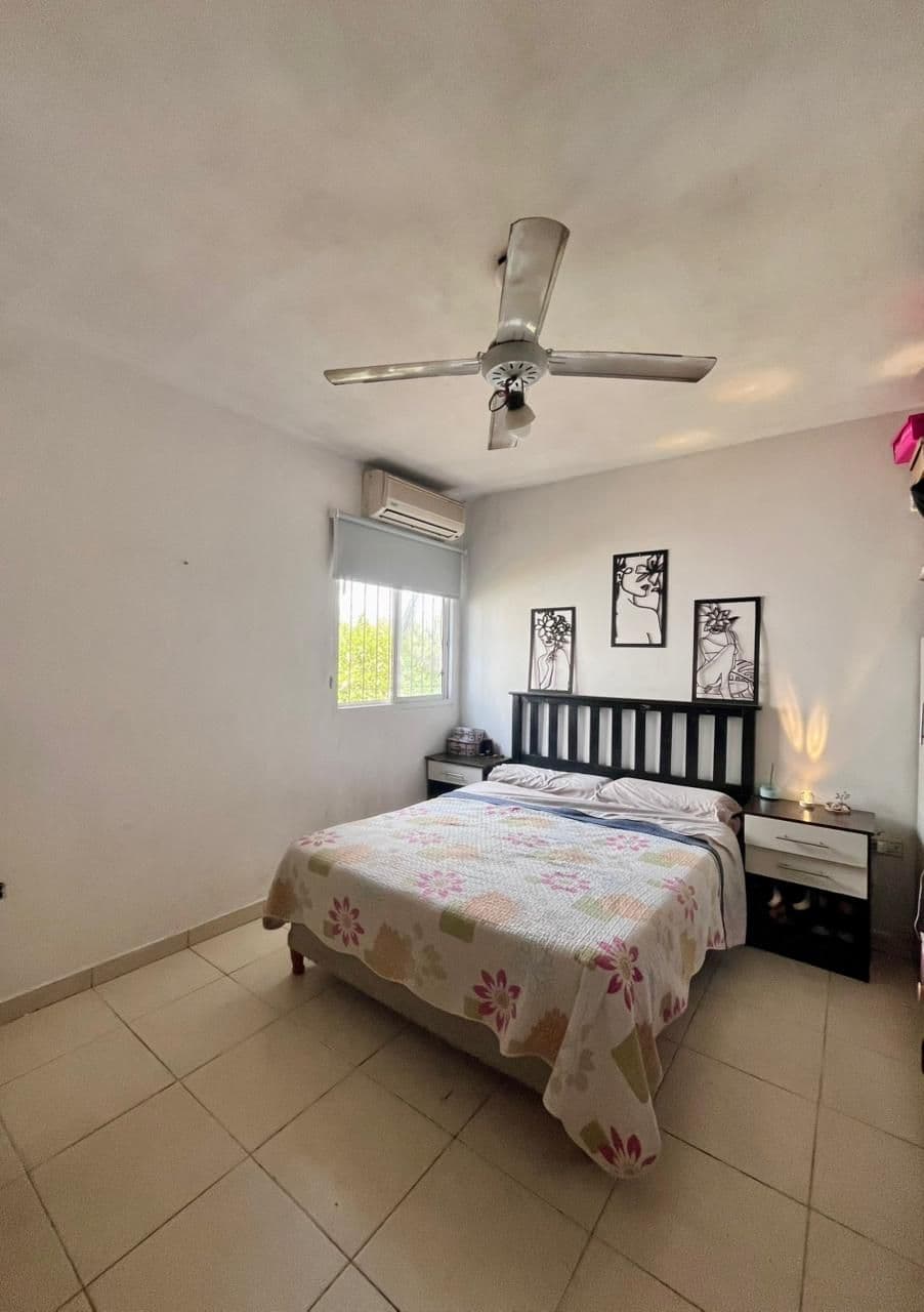 Imagen de la propiedad CASA EN VENTA CON TERRENO CALLE CHURRARIN 3200