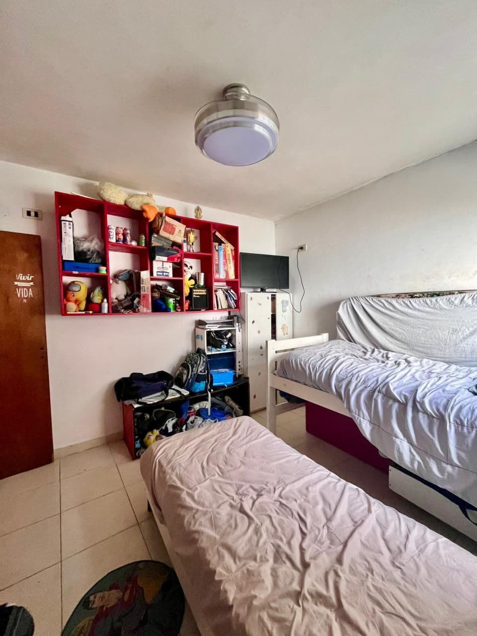 Imagen de la propiedad CASA EN VENTA CON TERRENO CALLE CHURRARIN 3200