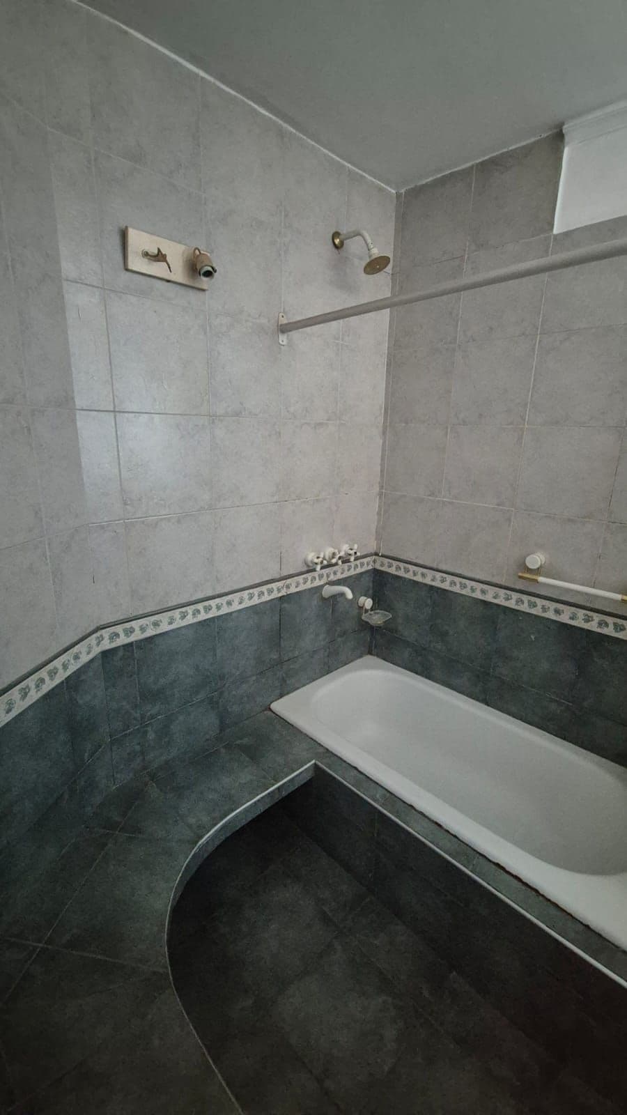 Imagen de la propiedad CASA CENTRICA DOS PLANTAS EN VENTA 