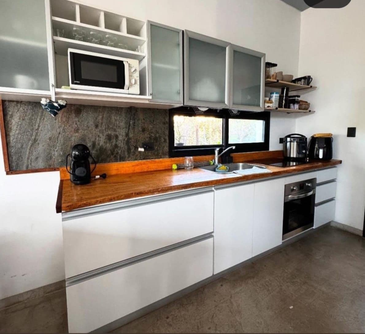 Imagen de la propiedad CASA EN VENTA VANGUARDISTA CON PISCINA