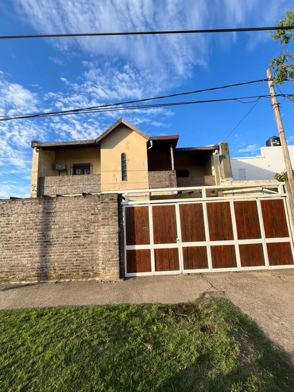 CASA EN VENTA – ZONA BASE AÉREA (APTA CREDITO)